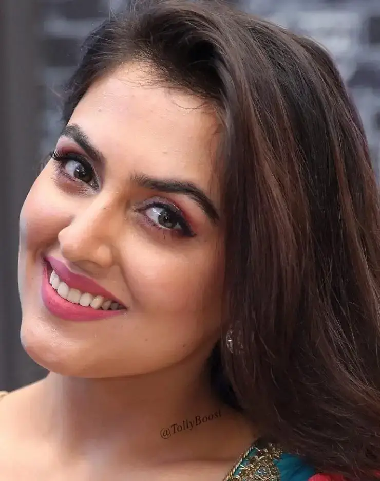 Gorgeous Indian TV Girl Ananya Soni Smiling Face Close Up